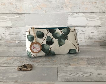 Cosmetic bag, pencil case, pen table, eucalyptus, white. green