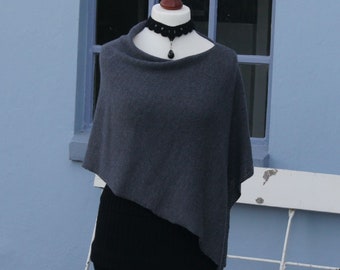 Short poncho shoulder warmer, also for the summer, noble wool poncho, knitted, knitted poncho, wool poncho, scratch-free, mummode, grey