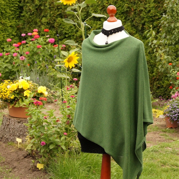 Oversize Poncho feines Merino, Strickponcho, Schulterwärmer, gestrickter, Wollponcho, kratzfrei, mummode, klassisch, edel, schlicht, grün