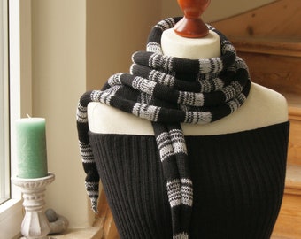 Skinny scarf soft merino *UNIKAT* long choker scarf, knitted thin scarf block stripes black and white