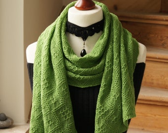 Soft narrow merino wool spring scarf, light green, checked pattern, knitted wool scarf, elegant women's scarf, wool, winter scarf scratch-free