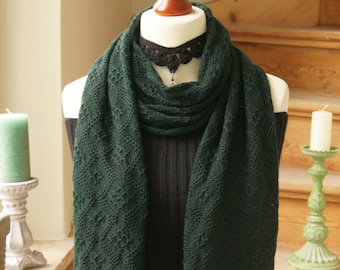 Soft narrow merino wool scarf, dark green, checked pattern, knitted wool scarf, elegant women's scarf, wool, winter scarf, scratch-free