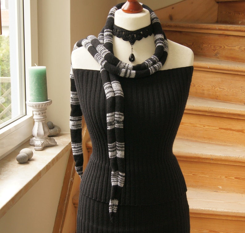 Skinny Schal weiches Merino UNIKAT langer Choker Schal, gestrickter dünner Schal Blockstreifen schwarz weiß Bild 6