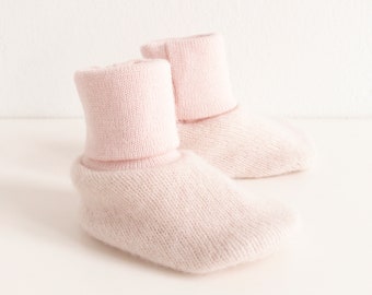 Baby shoes cashmere merino wool 1-10 months pink upcycling babywearing shoes baby slippers crawling shoes