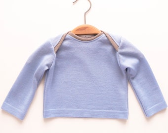 Babypullover 62/68 recycelte Merinowolle taubenblau Upcycling Schlupfshirt Langarmshirt