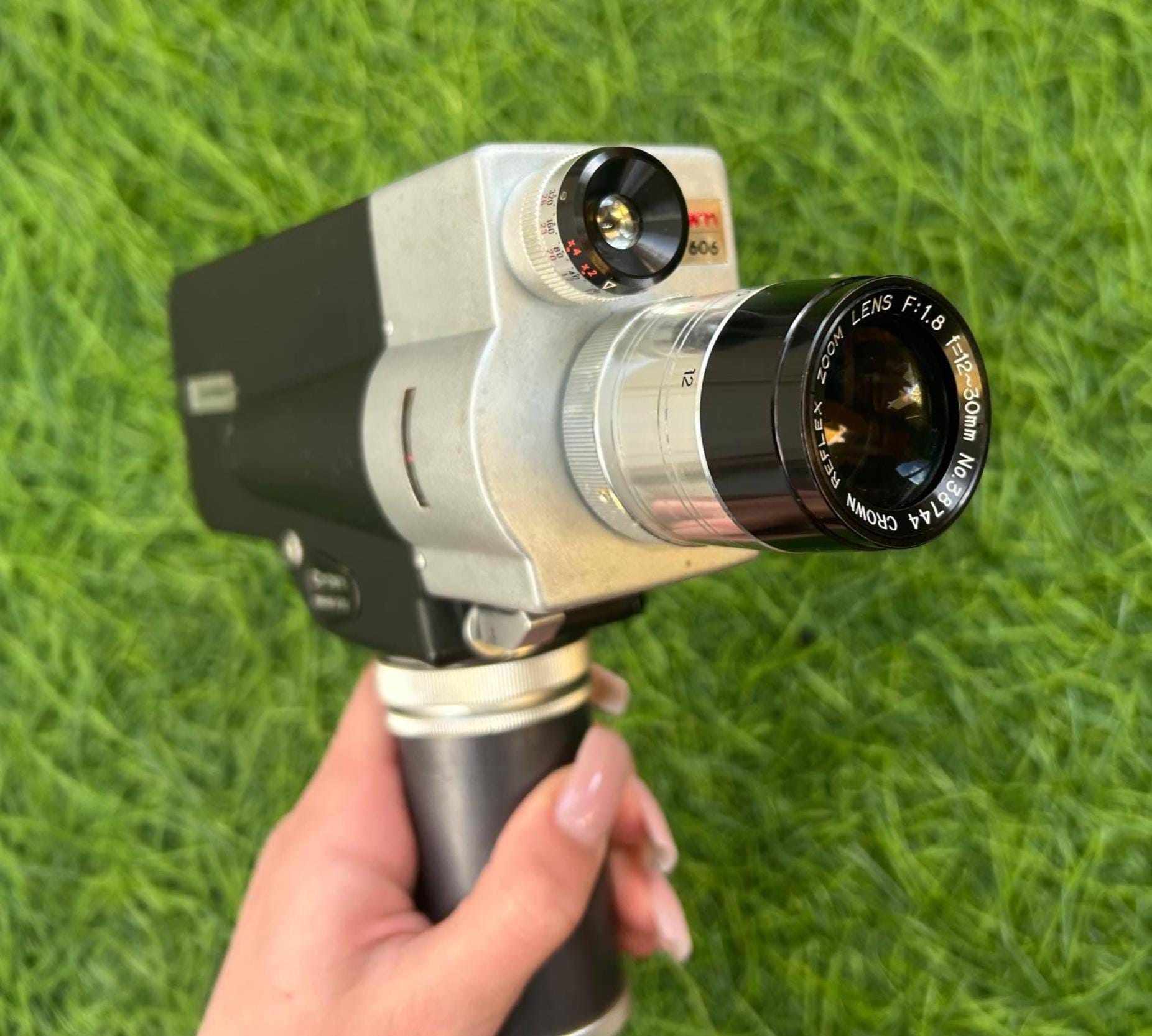 Vintage Crown Reflex Zoom 8mm Movie Camera – 1960s Cine Camera