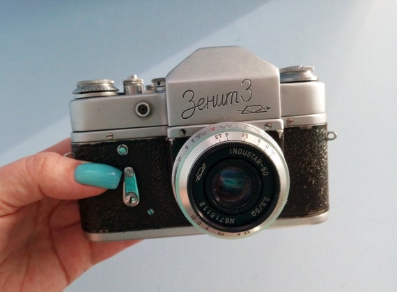 Lot 2 Appareils Photo Soviétiques – Zenit TTL + Compact Triplet – Occasion – Années 70