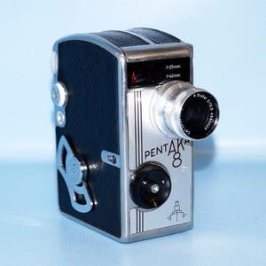 Vintage Pentaka 8 mm-filmcamera – Duitse retrofilmcamera uit de jaren 50, gerestaureerd en werkend, uniek cadeau voor verzamelaars