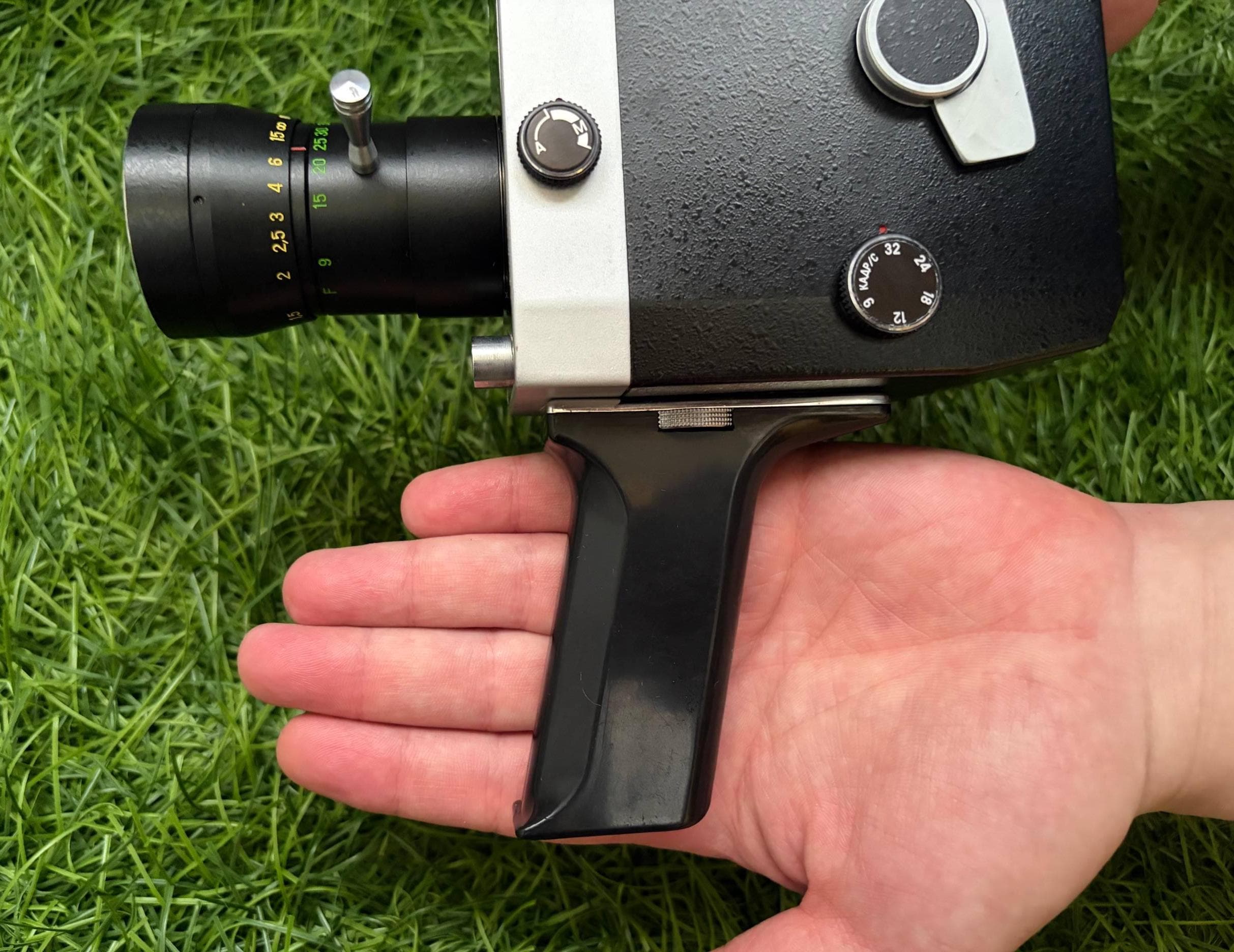 Working Quarz 1x8s-2 Super 8 Movie Camera, Vintage Soviet Zenit