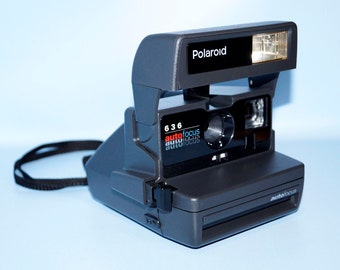 Vintage Polaroid 636 Autofocus Camera (1990) Collectible Retro Decor