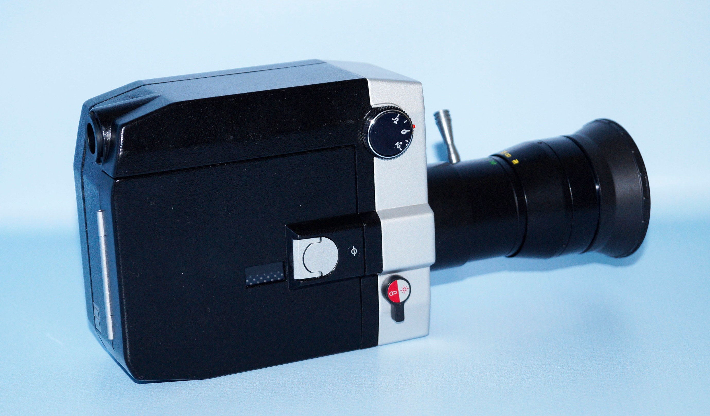 Working Quarz 1x8s-2 Super 8 Movie Camera, Vintage Soviet Zenit