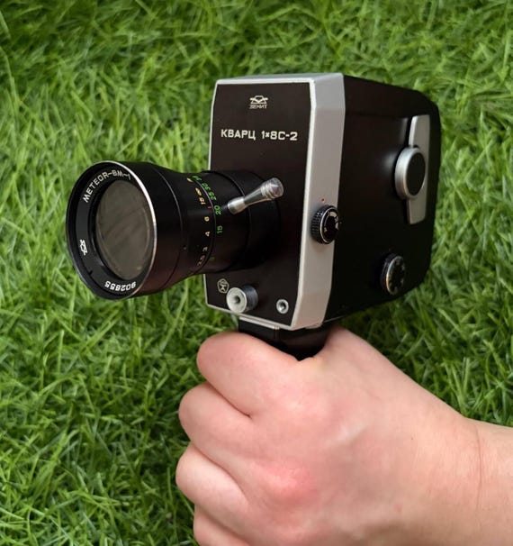 Working Quarz 1x8s-2 Super 8 Movie Camera, Vintage Soviet Zenit