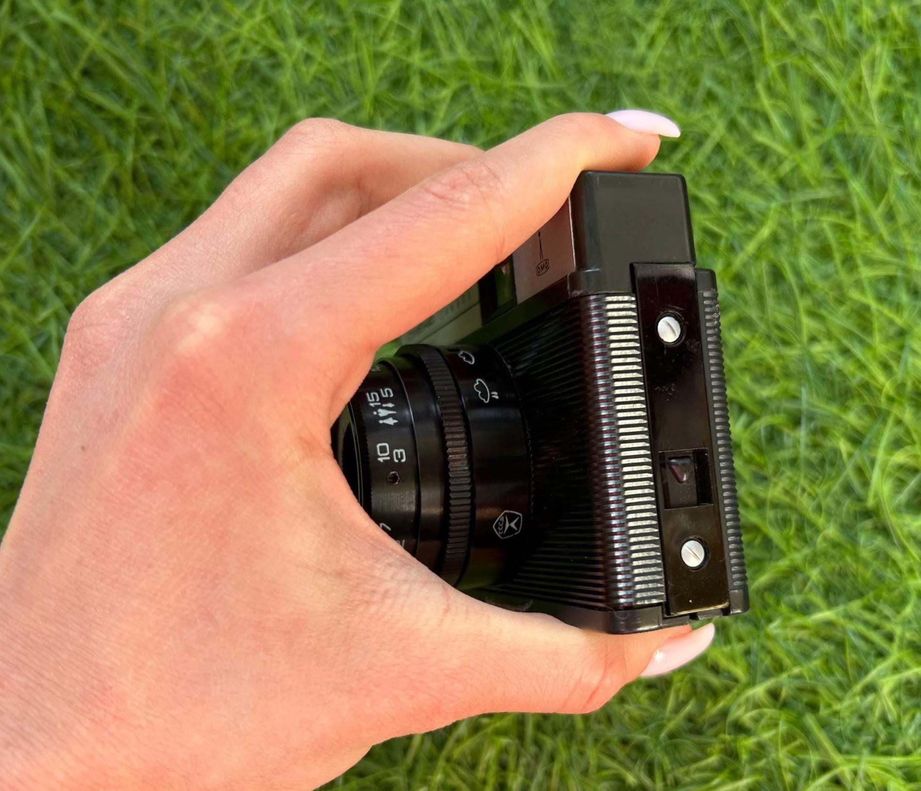 動作するSmena Symbolビンテージ35mmフィルムカメラ – ソ連製アナログ