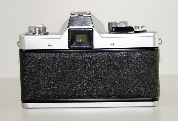 Praktica Vintage 35 Mm SLR Camera – Antique German Film Camera
