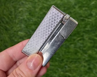 Briquet à gaz vintage : briquet antique en métal, époque URSS