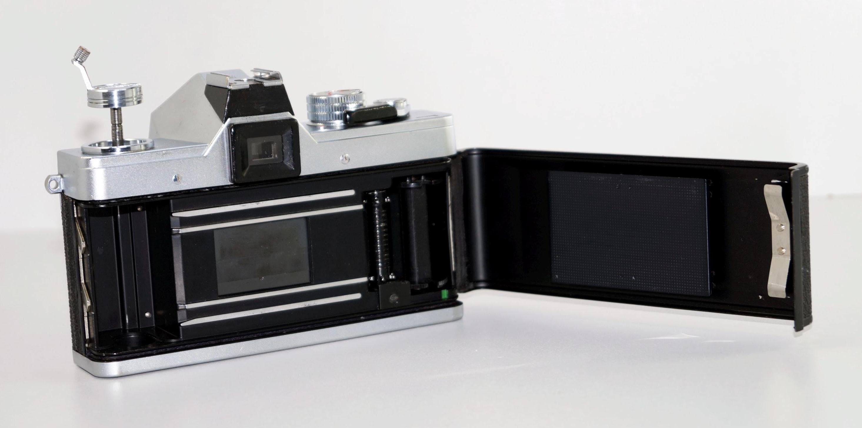 Praktica Vintage 35 Mm SLR Camera – Antique German Film Camera