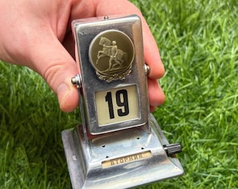 Miscellania England Metal Imbroglio Perpetual Desk Calendar