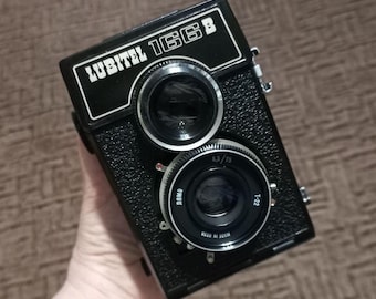ルビテル166Bソビエト製中判二眼レフカメラ（ロモ）。ロモグラフィー