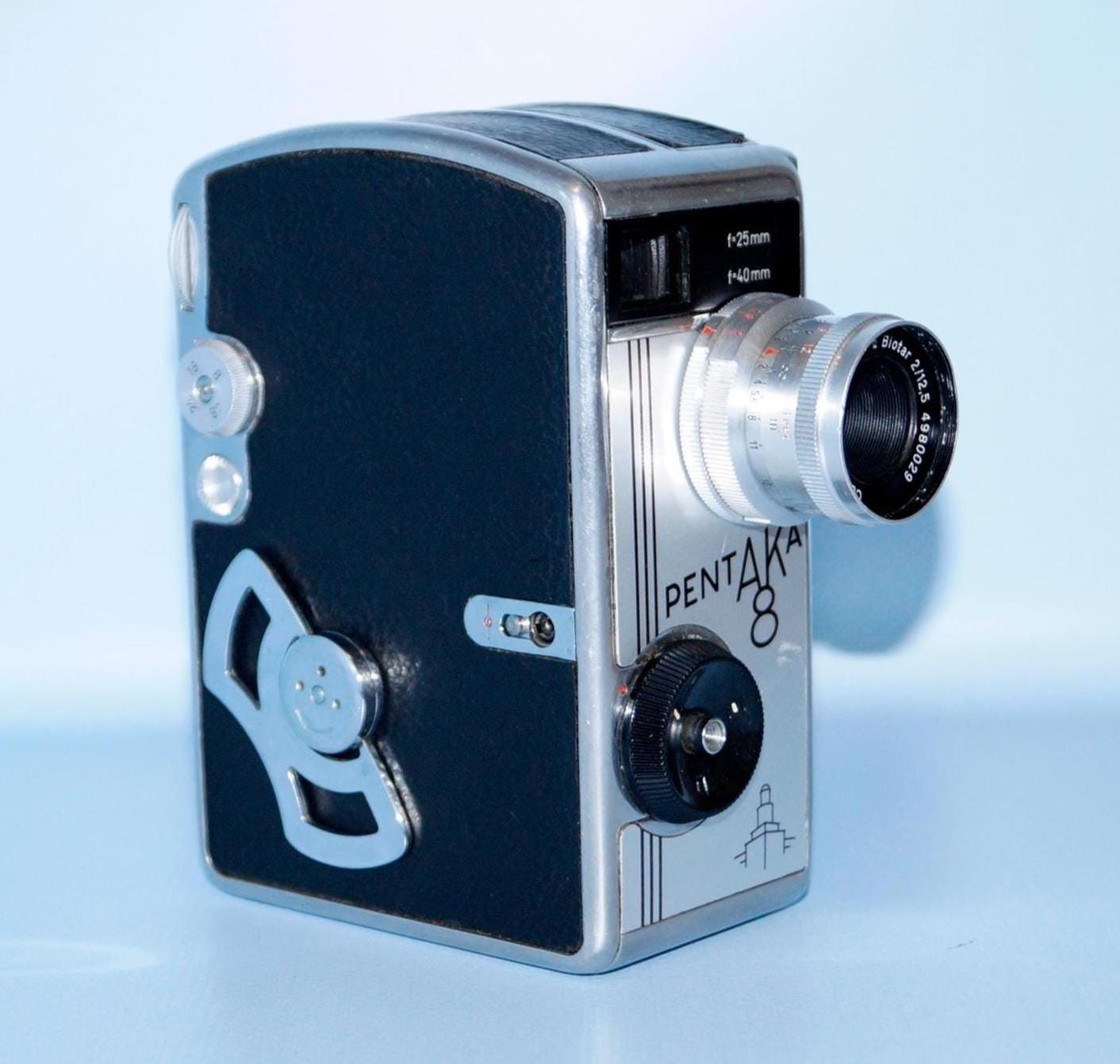 Vintage Pentaka 8mm Movie Camera: 1950s German Retro Film
