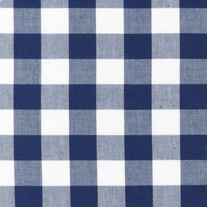 Könnte beinhalten: Ein weißer und marineblauer Gingham-Stoff mit einem karierten Muster.