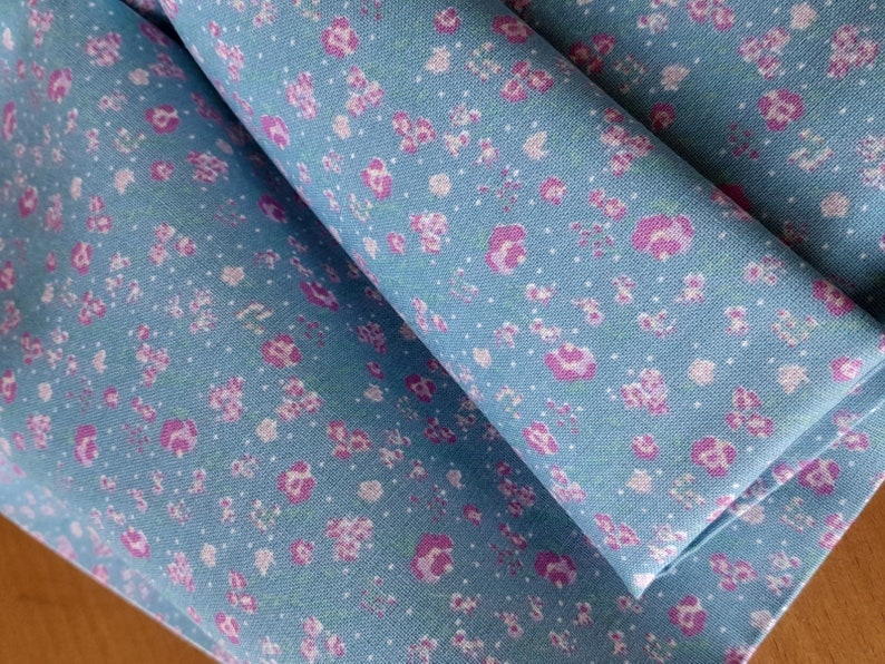 Prinzessin kbA Blumen rosé auf blau-grau Westfalenstoff Bild 6