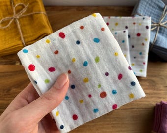 Stofftaschentücher 4er oder 6er Set, weiß mit bunten Punkten aus Baumwoll-Musselin (Double Gauze/Mull)