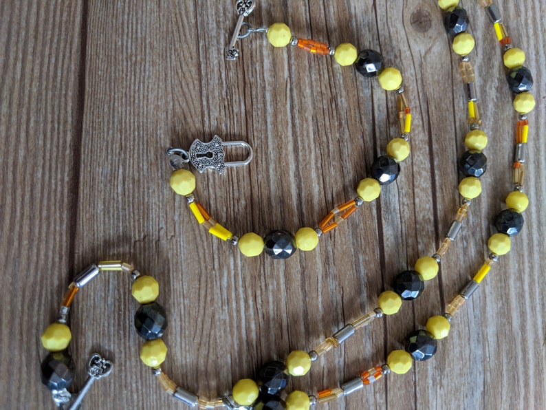 Hand beaded jewelry Black beads Handmade necklace and bracelet necklace and bracelet pair Matching necklace and bracelet Yellow beads