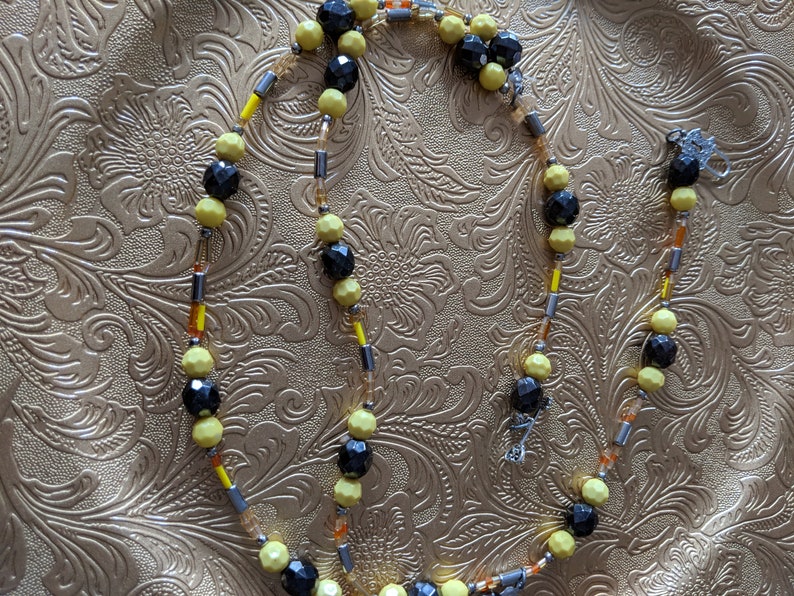 Hand beaded jewelry Black beads Handmade necklace and bracelet necklace and bracelet pair Matching necklace and bracelet Yellow beads