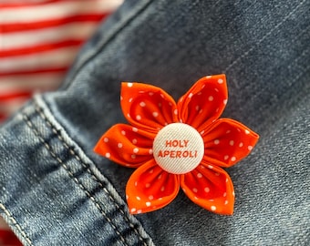 Karnevalsbrosche orange-weiß „Holy Aperoli“  - Blumenbrosche - Accessoire für den Karneval - Aperol