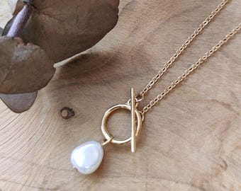 Short necklace Runa with pearl