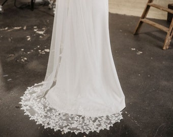 Hand-embroidered bridal veil Zepher