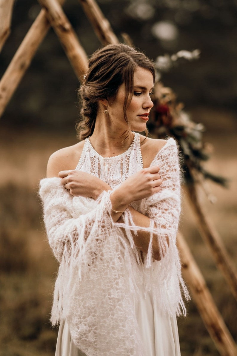 Boho Bridal Stole Bonnie in ivory image 3