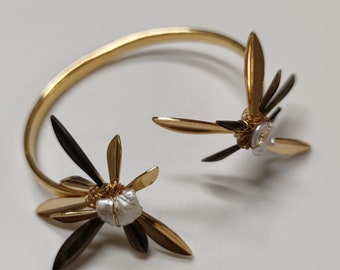Bridal bracelet with freshwater pearl