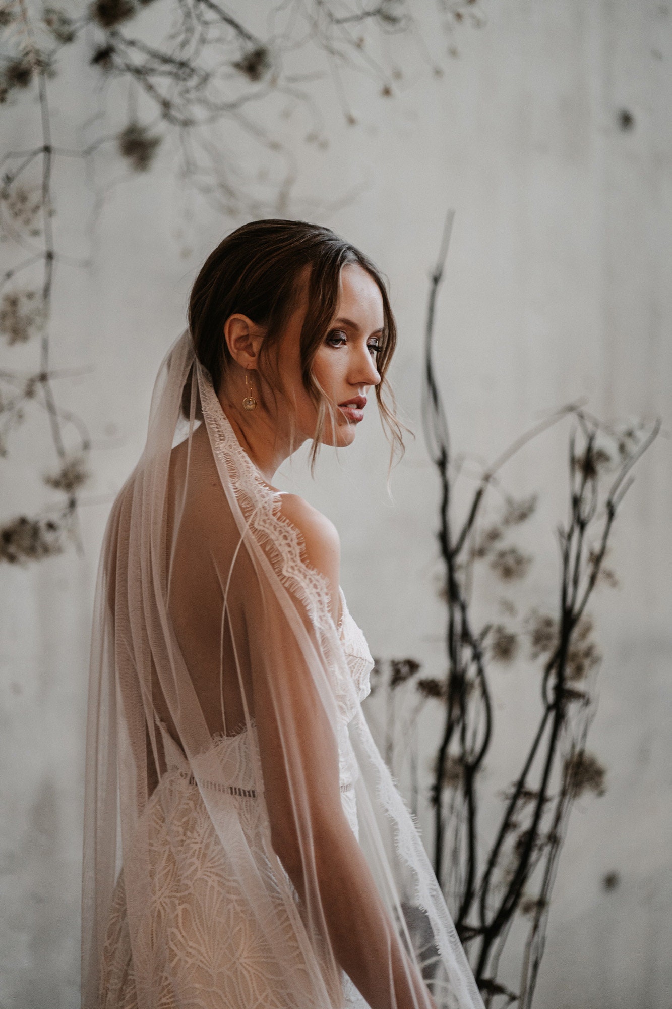 Giselle 449x Ivory Lace Wedding Veil 4722078535.jpg main image 3