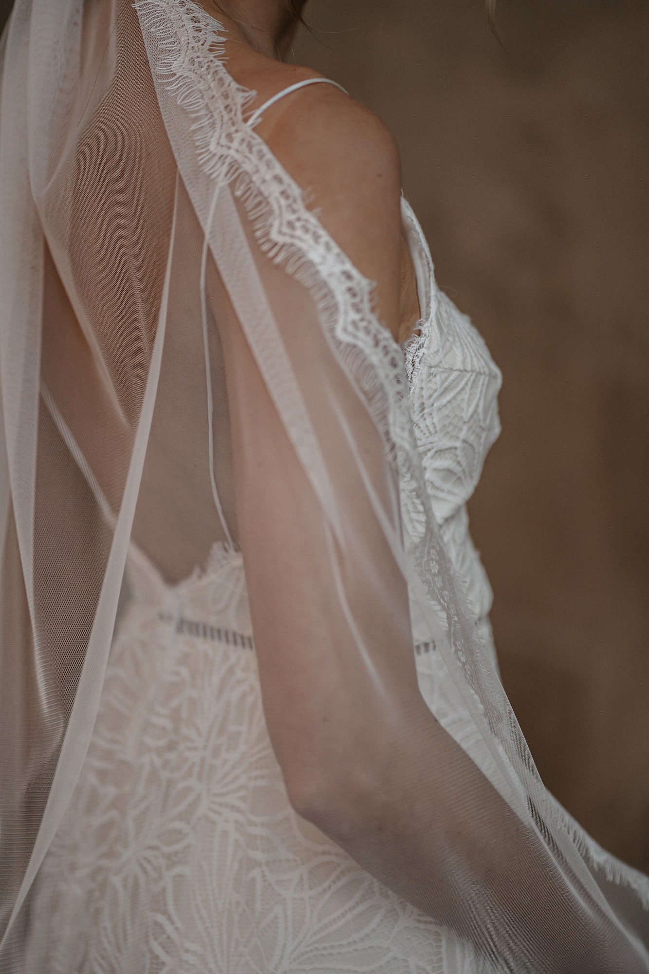 Giselle 449x Ivory Lace Wedding Veil 4722078535.jpg main image 2
