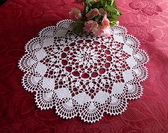 Pretty doilies - crochet doilies with bow edge