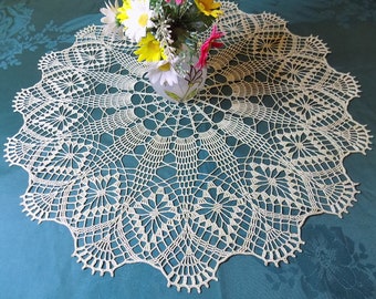 Crochet doily “Marlene” in light green