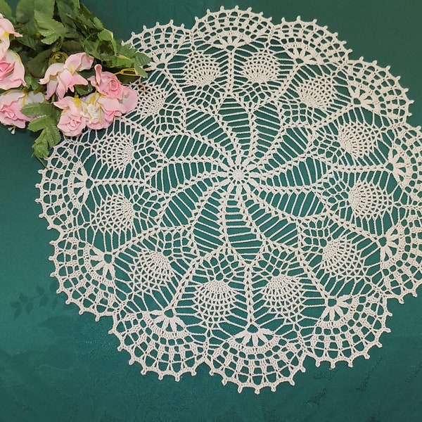 Doilies Crochet doilies "The most beautiful thing for your home" round beige 44 cm