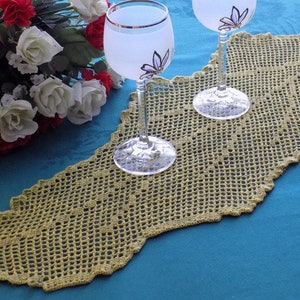 Doilies Crochet doilies in leaf shape green large image 1