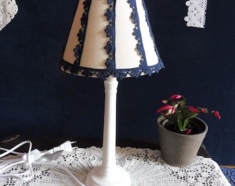 Lampe de table vintage (petite) avec dentelle.Art.No.-043