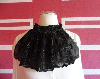 Romantische Jabot mit Mangeten aus 3 teilen in Farbe Schwarz/Gold.Art.Nr-.025