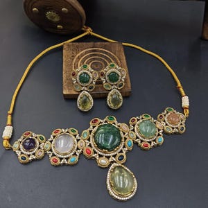 VeroniQ Trends-Sabyasachi Inspired Victorian Style Color Doublet Stone Polki Necklace-Bridal-Wedding-Engagement-Emerald-Ruby-Indian-Vintage.