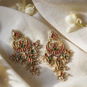 VeroniQ Trends-Mughal Style Gold Finish Chandbali Ohrringe-Motive und Perlen-Kundan Halskette-Tempel Schmuck-Hochzeitsschmuck-USA-Braut