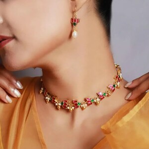 VeroniQ Trends-Designer Kundan Choker Necklace in Floral Pendant-Bridal-Wedding-Engagement-Kundan/Polki Earrings/South Indian