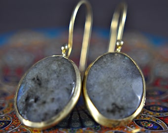 Labradorite - 925 Sterling Silver- 14K gold- plated Earrings - Oval - Birthstone - Gemstone - Healing Stone - Chakra - Gray