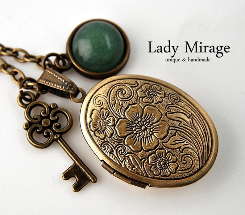 BESTSELLER Vintage Necklace with Locket for Photos with Jade and Key Bronze image 3