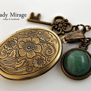 BESTSELLER Vintage Necklace with Locket for Photos with Jade and Key Bronze image 1