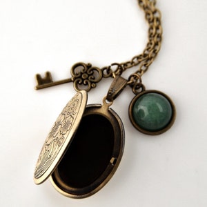 BESTSELLER Vintage Necklace with Locket for Photos with Jade and Key Bronze image 2