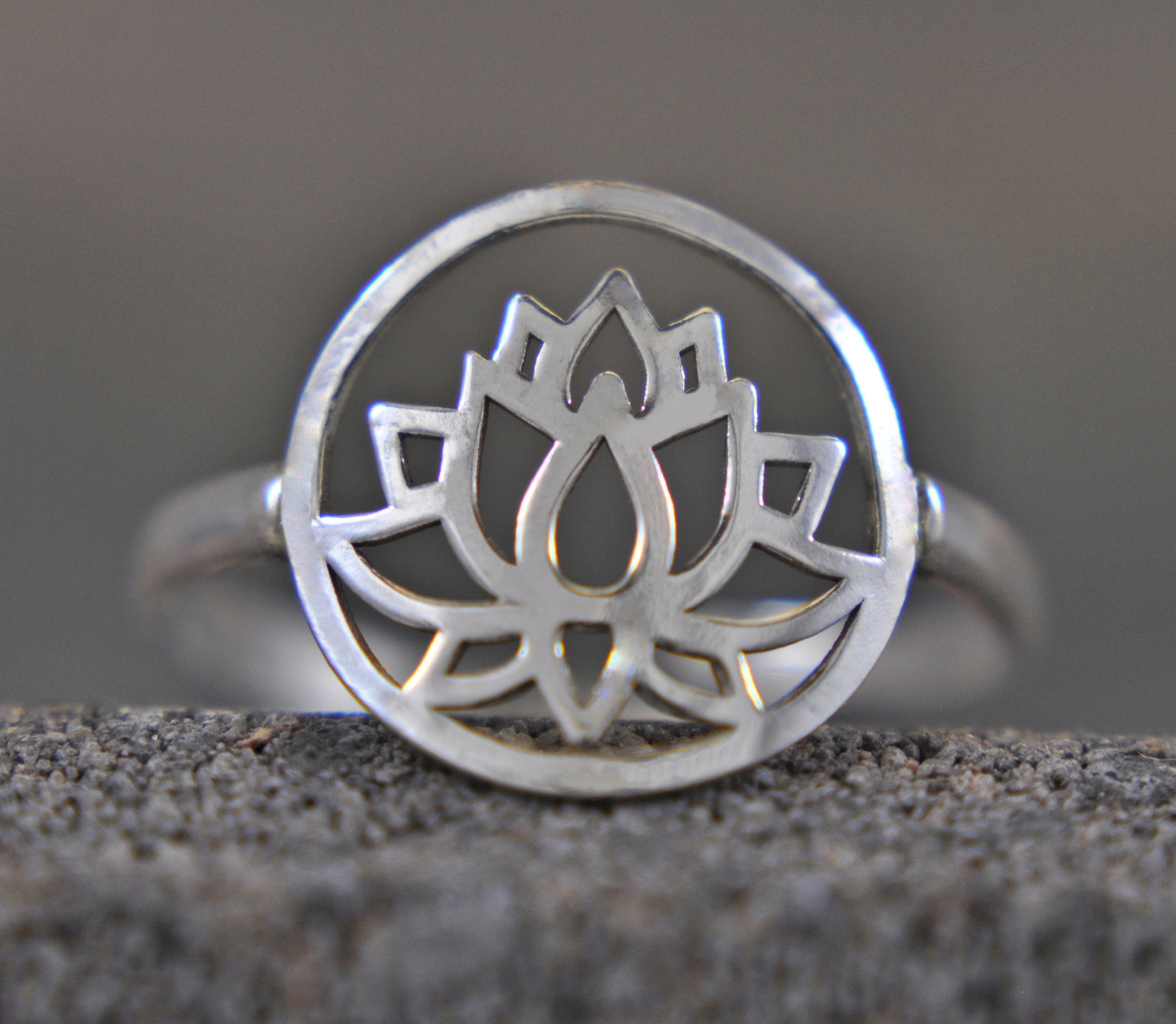 Asset Jewels 925 Sterling Silver Certified Lotus Handmade Ring for Women :  Amazon.in: Fashion