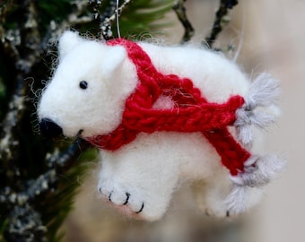 Pendentif ours polaire en feutre fait main